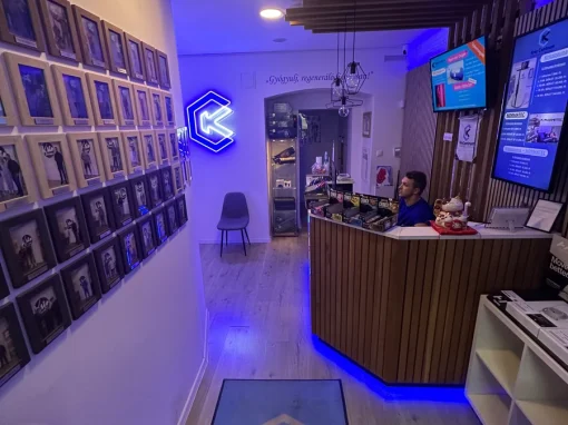 krio-centrum-recepcio-pult-belso-ter